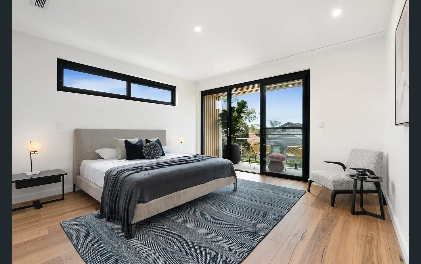 How a bedroom layout change in different room sizes