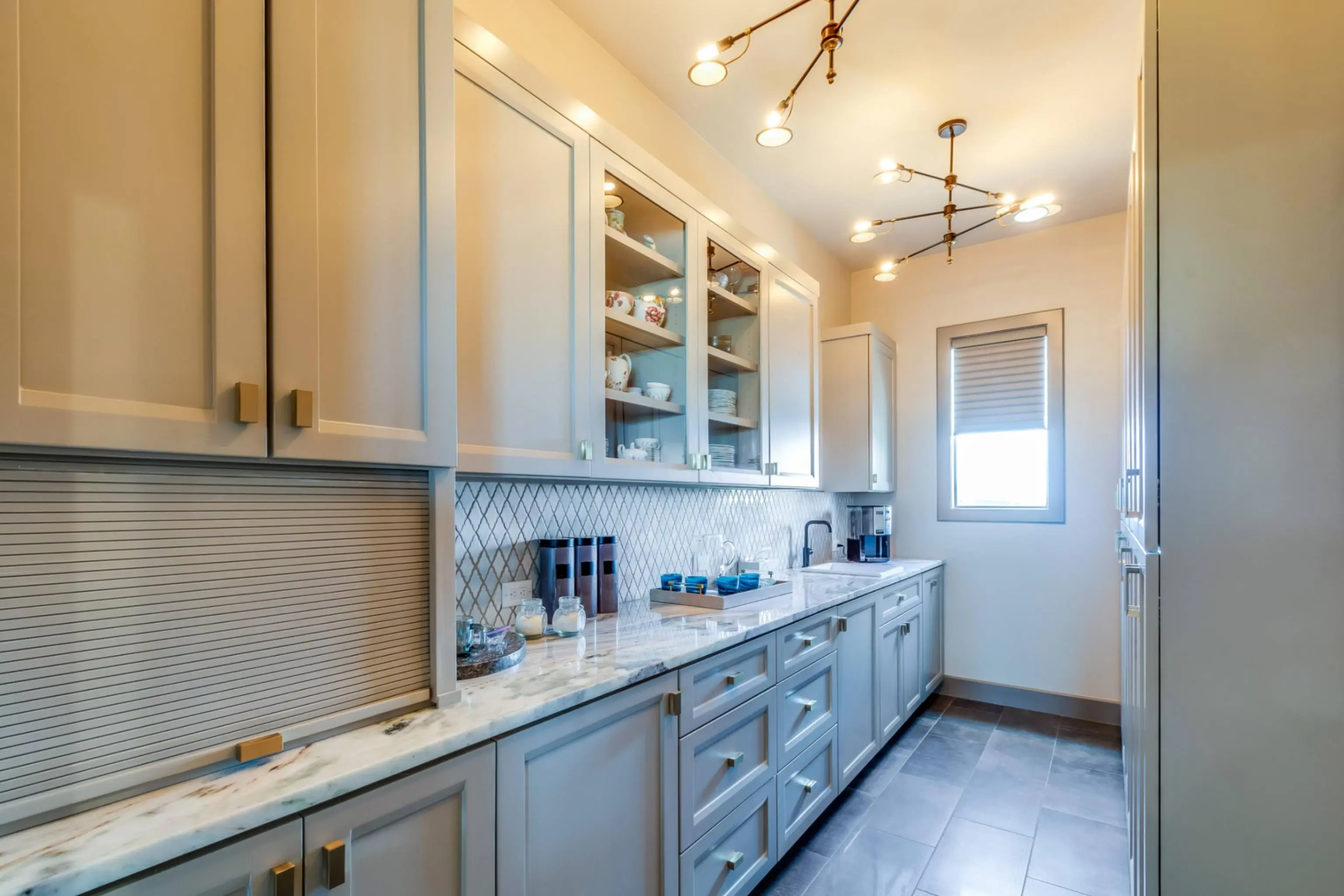 Butler’s pantry design ideas guide — sizes, layouts, storage & finishes