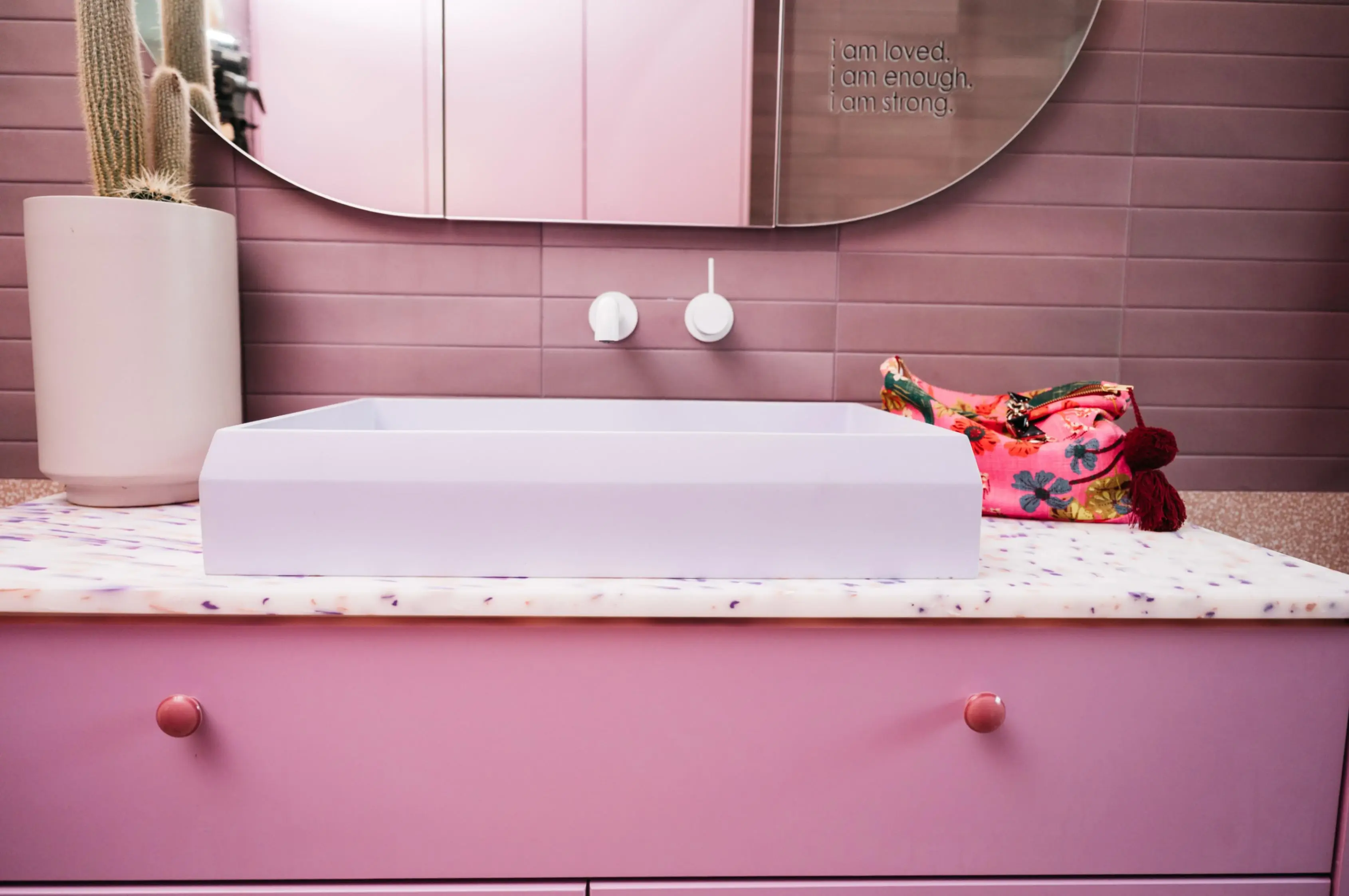 Ceramic sinks and surrounds for small spaces & special fixtures