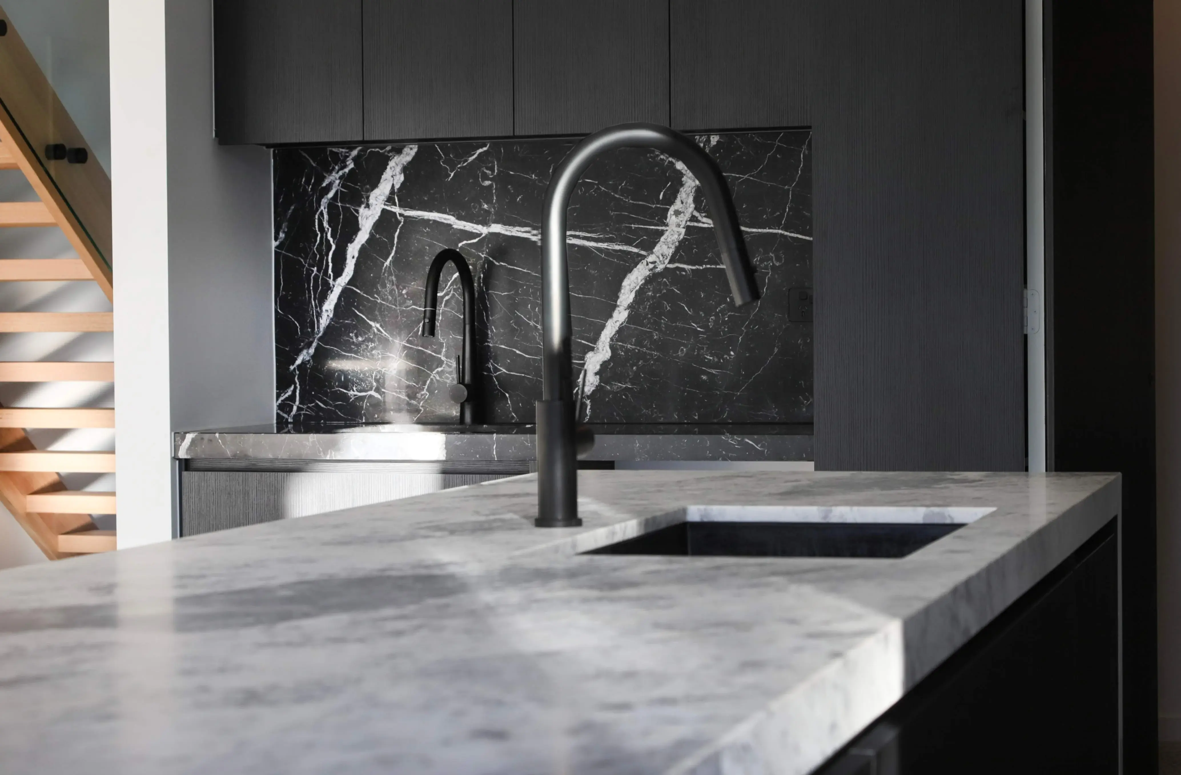 Quartzite countertops pros and cons