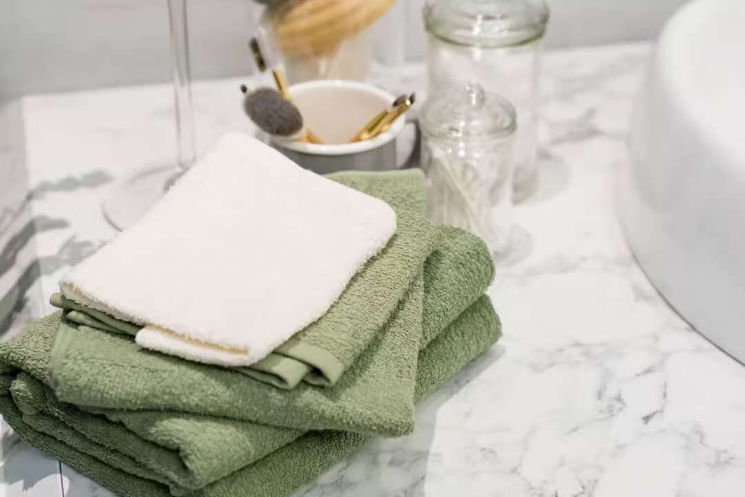 Green Bathroom Accessories and Decor Accents Ideas