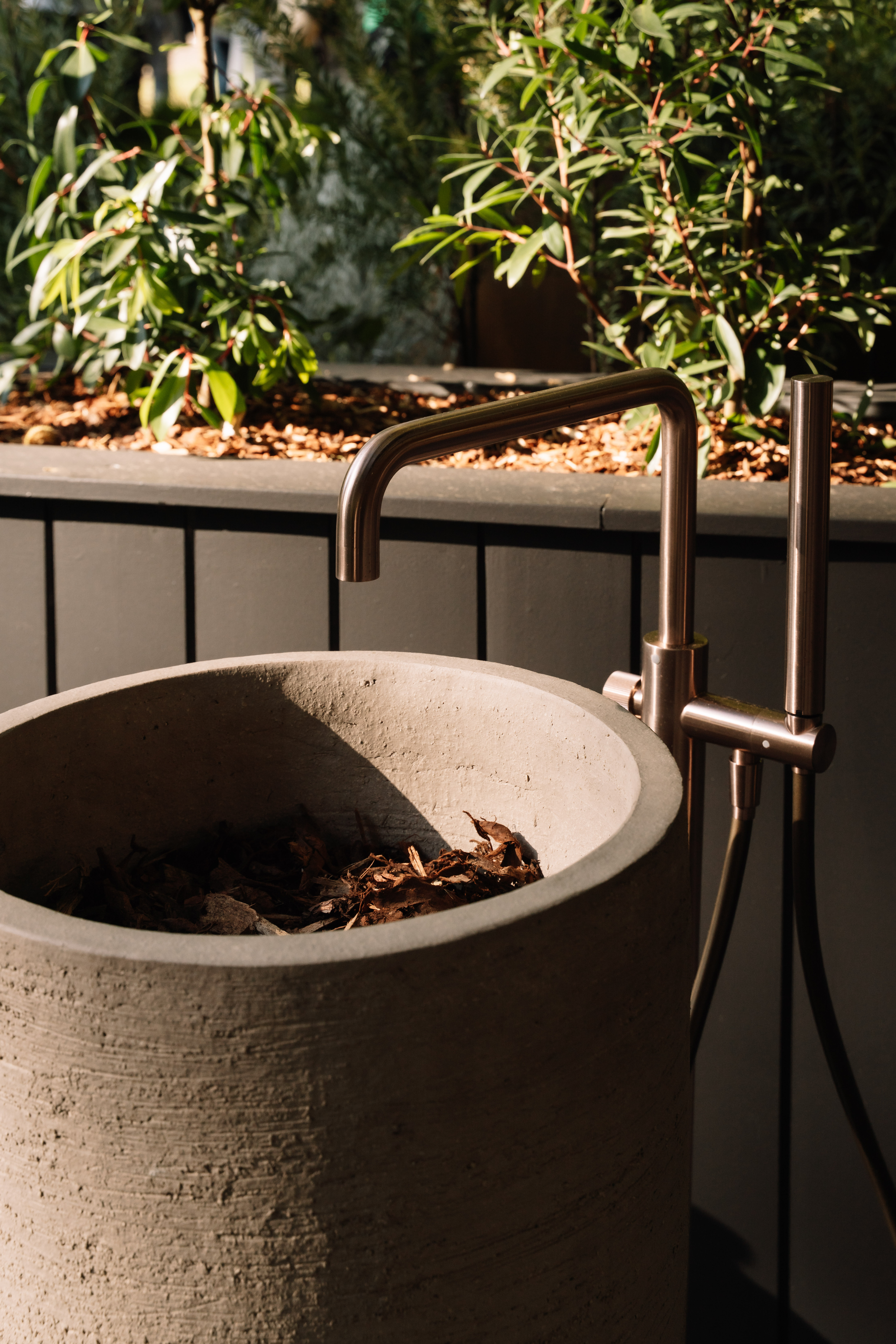 NR162203 A02 BZ lifestyle image 2