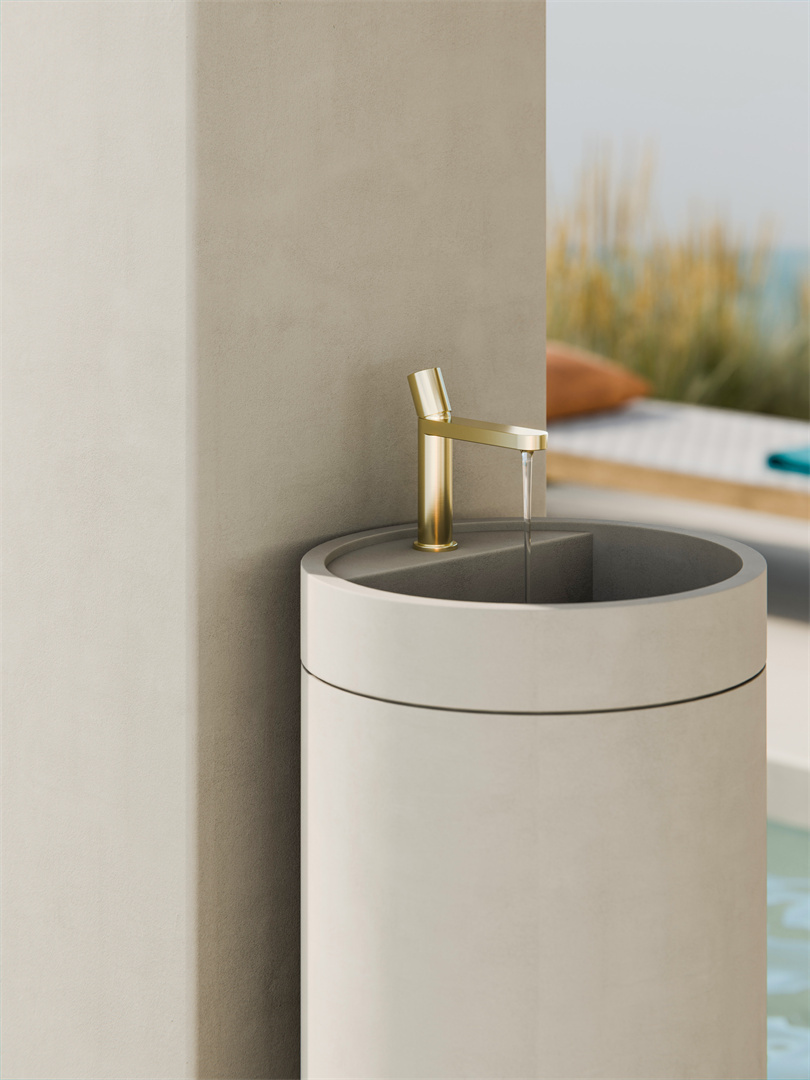 NR172201 BG lifestyle image