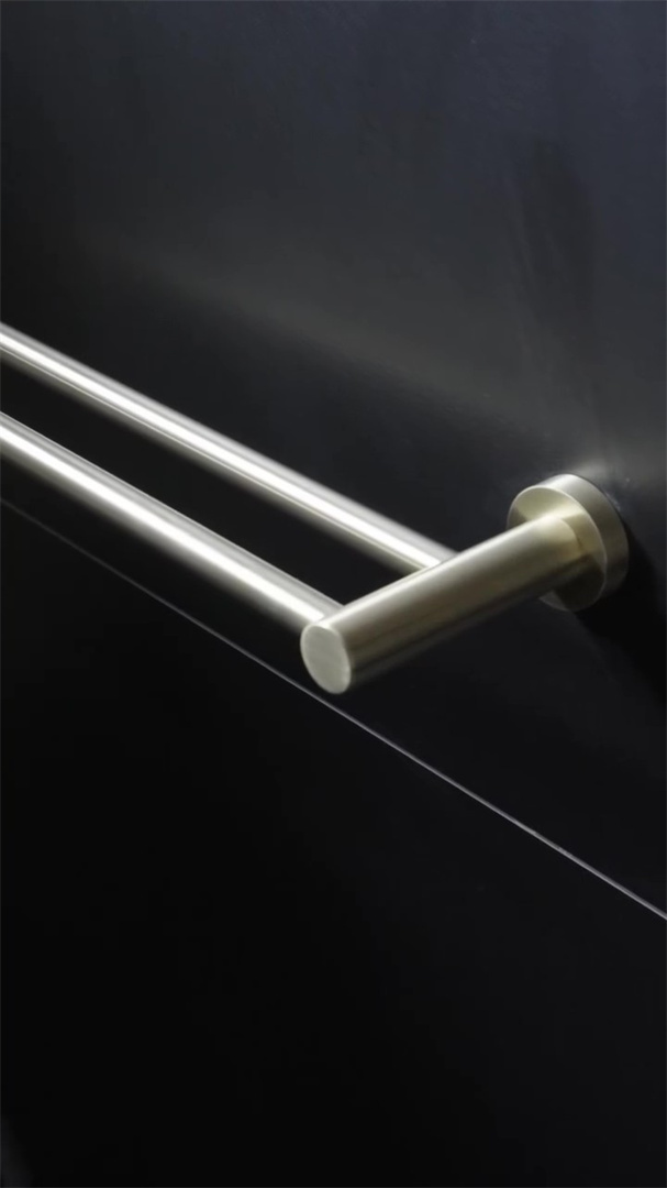 NR1924 DBG lifestyle image