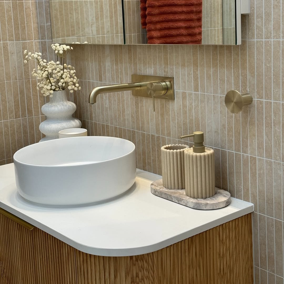 NR1982 ABG NR221910 ABG lifestyle image