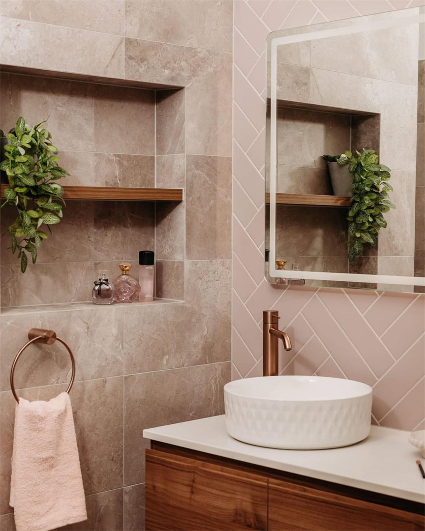 NR221901 ABZ NR2580 ABZ lifestyle image