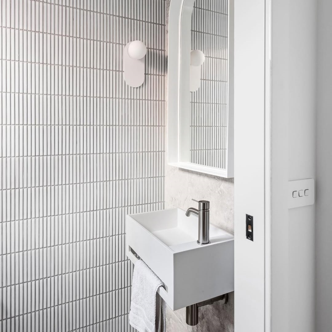 NR221901 BN lifestyle image