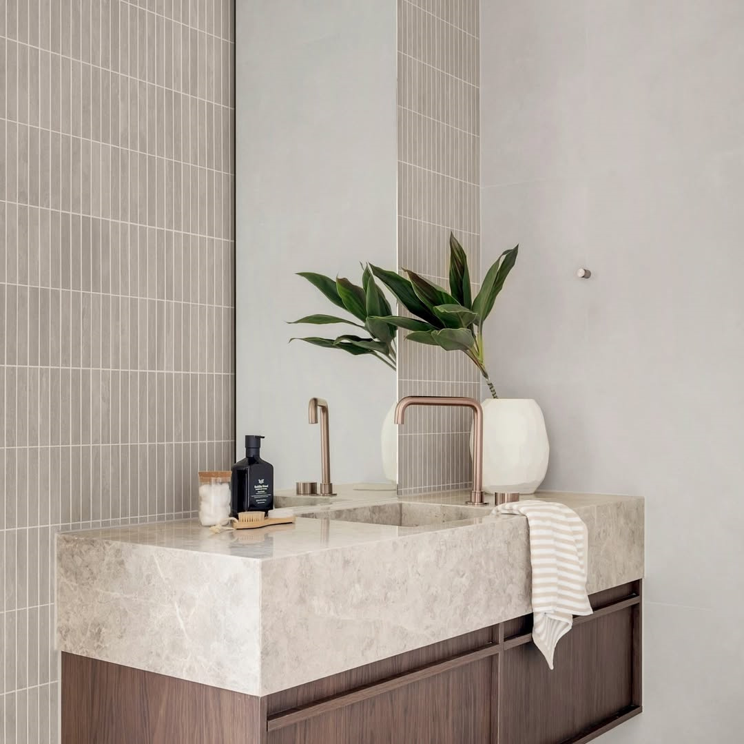 NR221901 CBZ lifestyle image