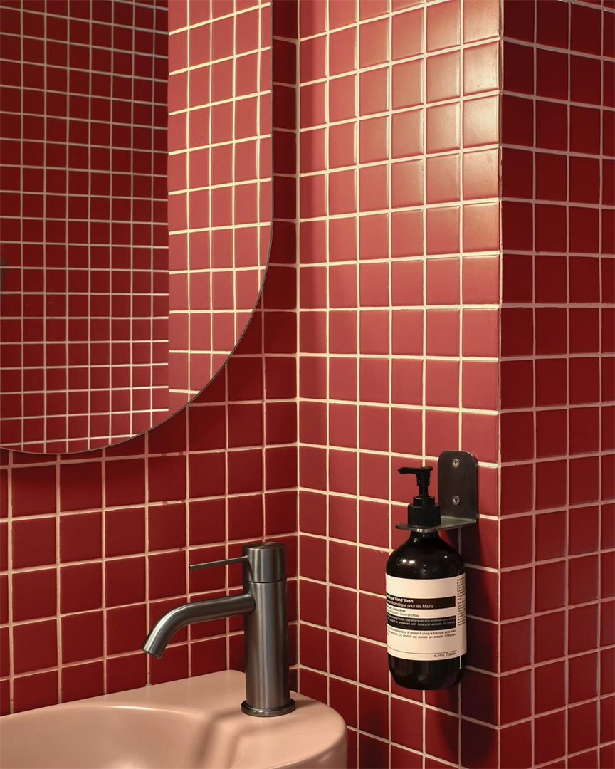 NR221901 GM lifestyle image