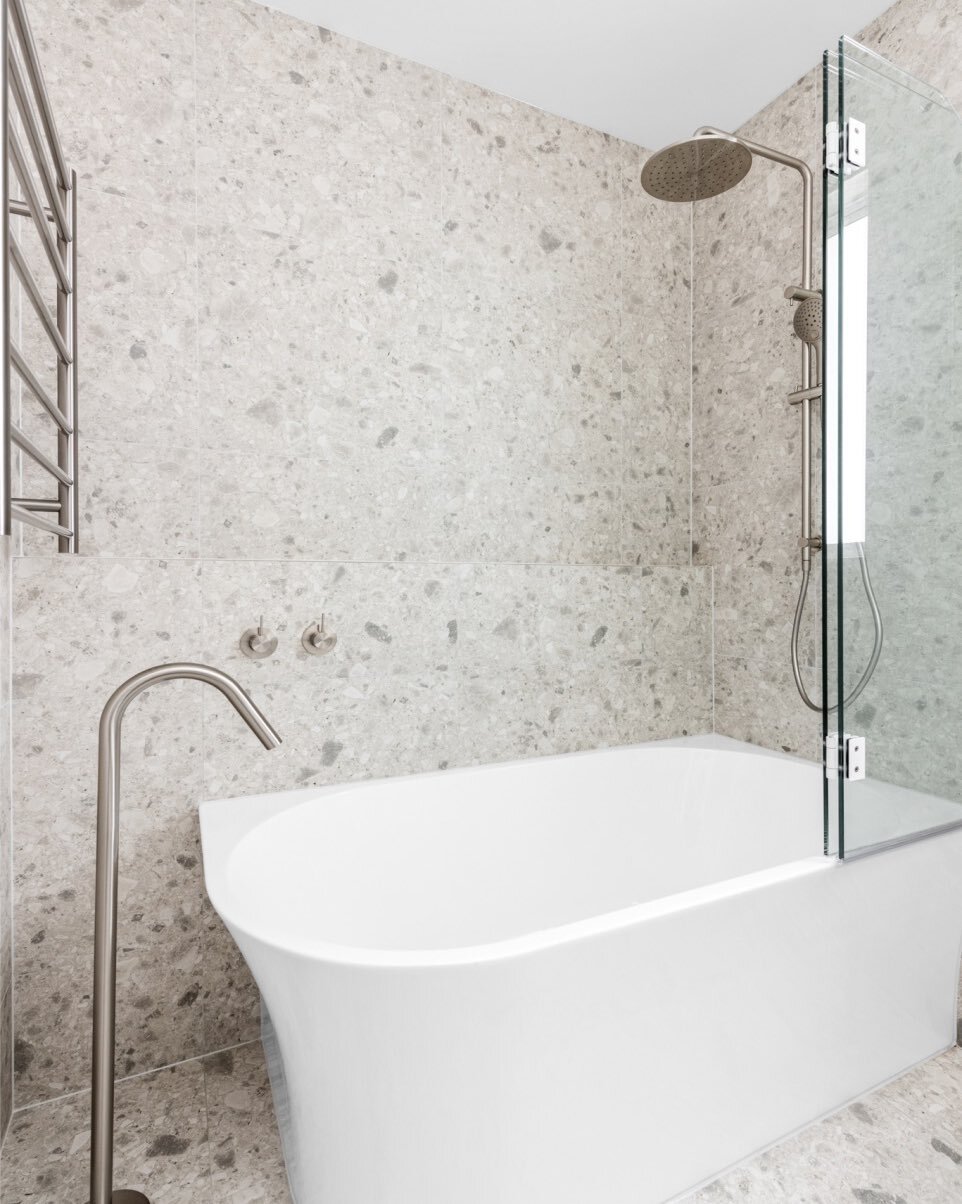 NR221903 ABN NR221911 BBN lifestyle image