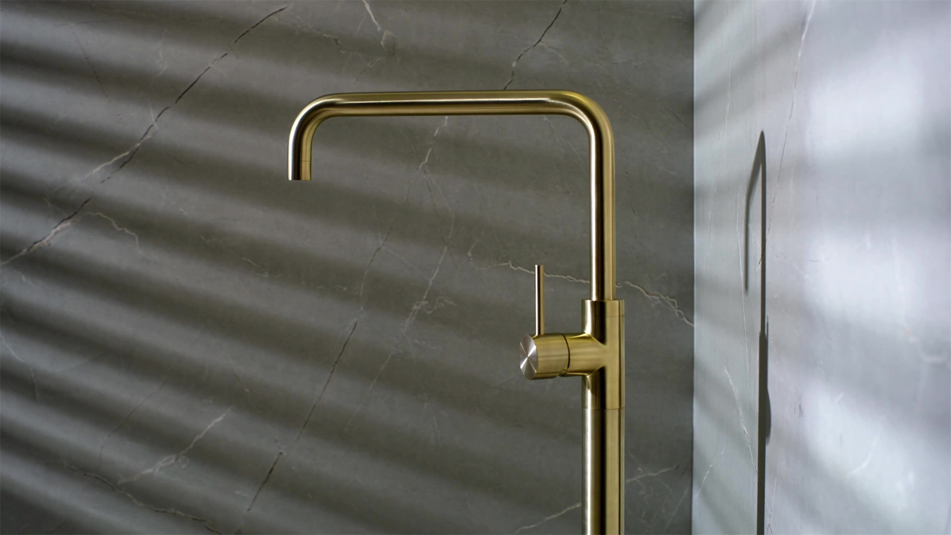 NR221903 BBG lifestyle image