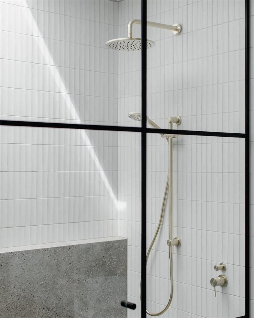 NR221905 ABG NR221911 SBG NR502 BG NRROA1001 BG lifestyle image