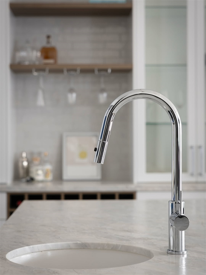 NR221908 CH lifestyle image