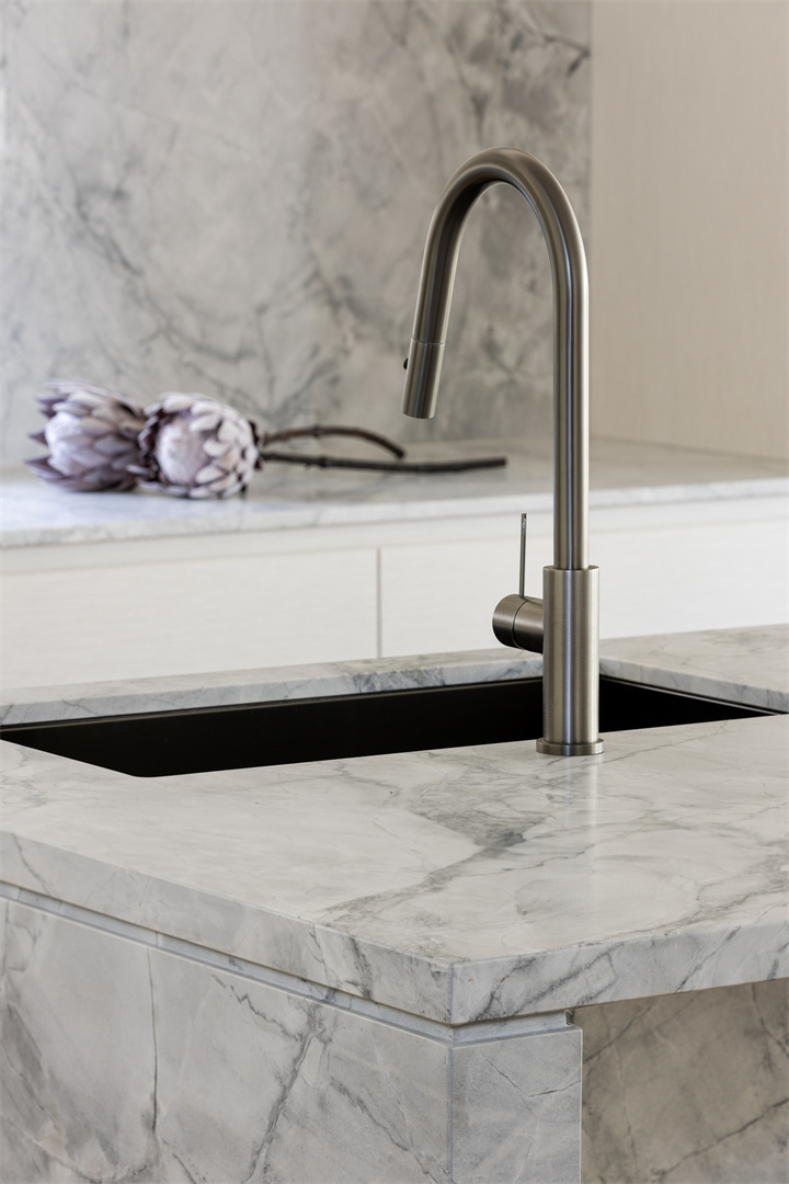 NR221908 GM lifestyle image