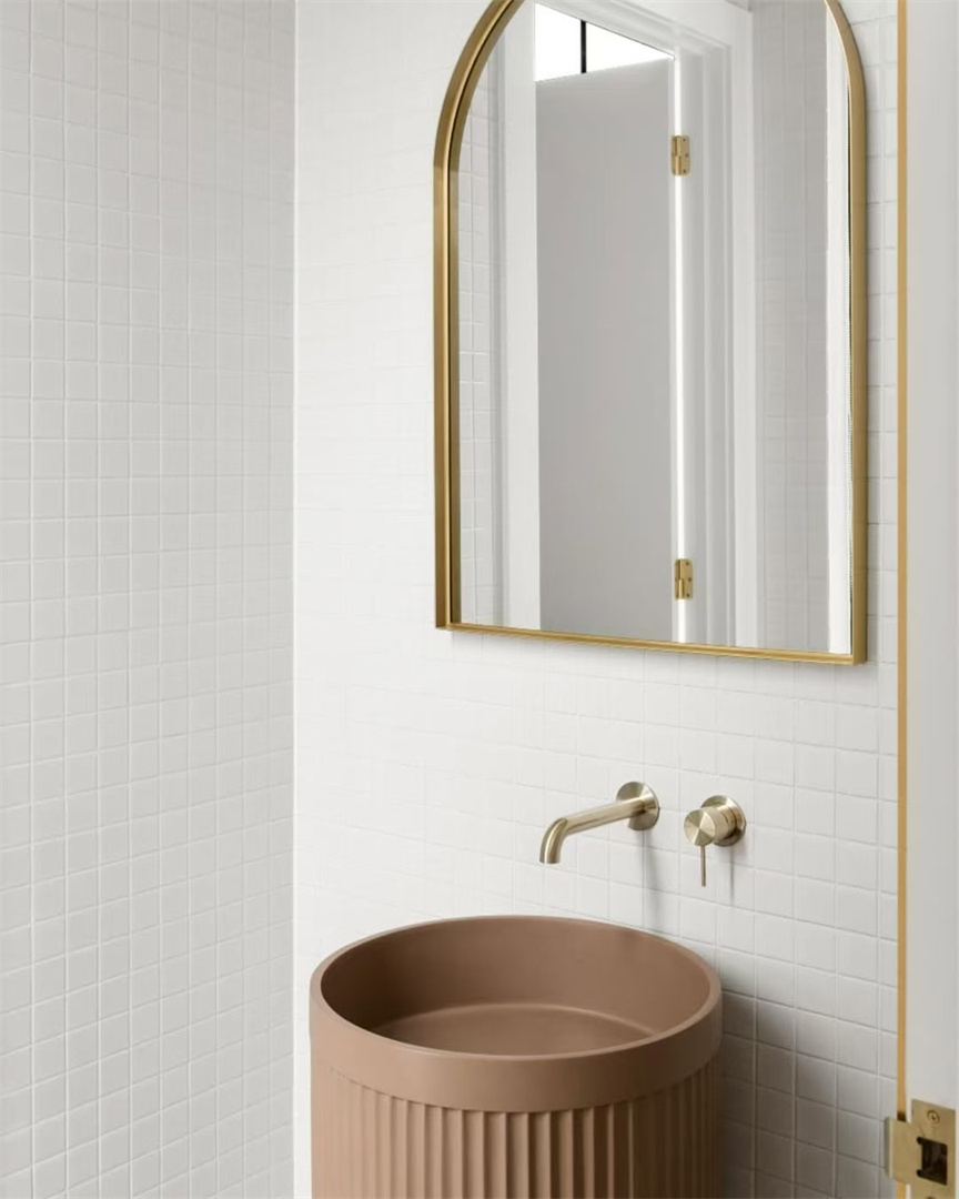 NR221910 CBG lifestyle image 4