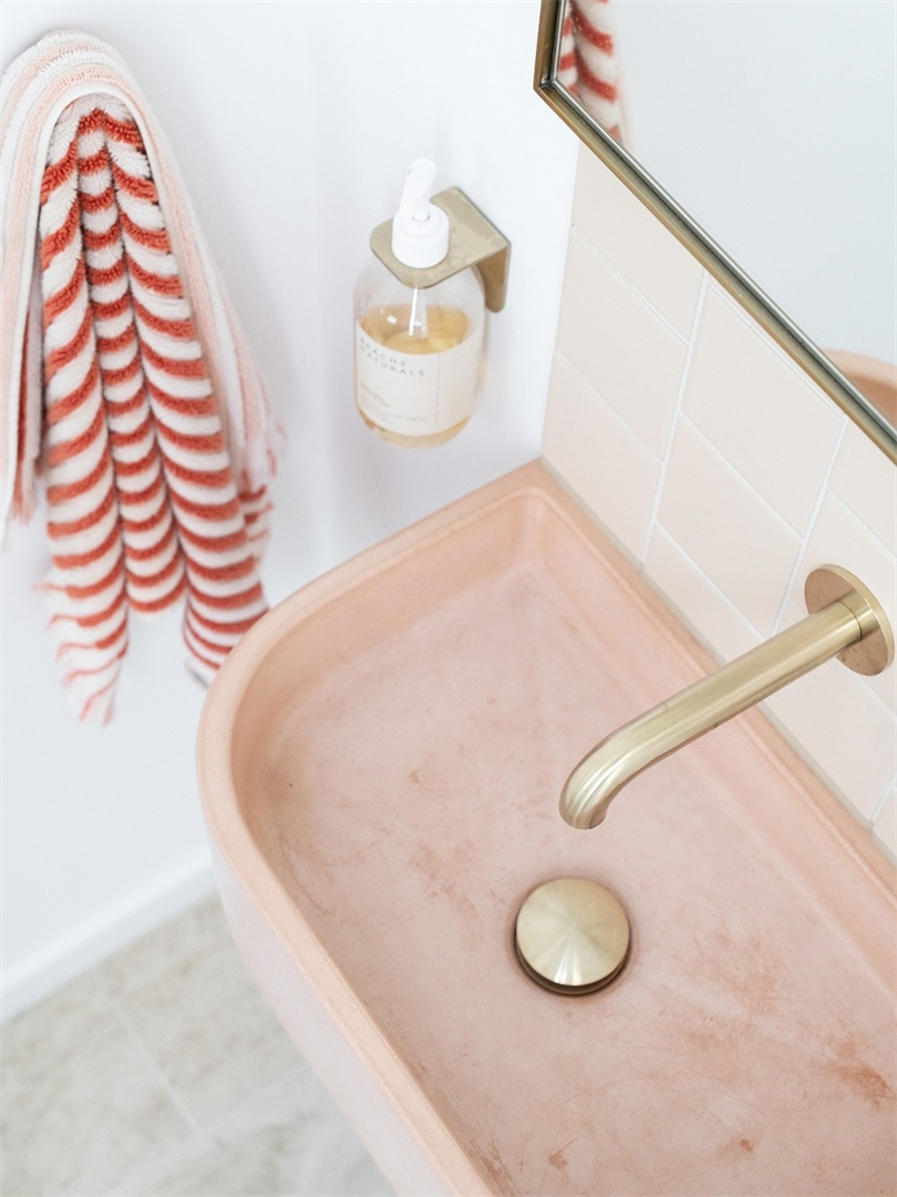 NR221910 CBG lifestyle image