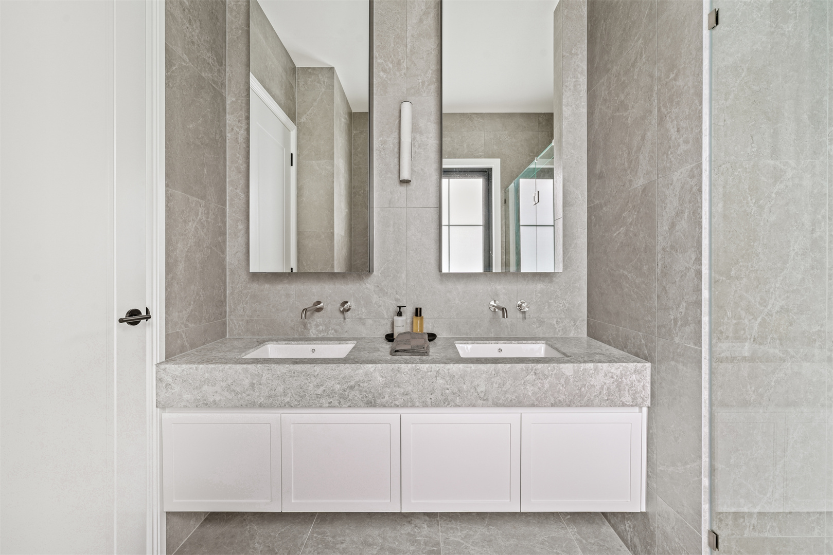 NR221910 CBN lifestyle image