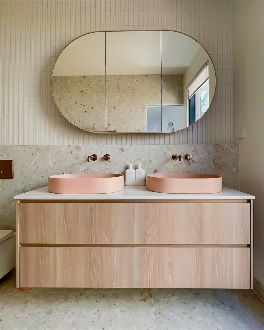 NR221910 CBZ lifestyle image