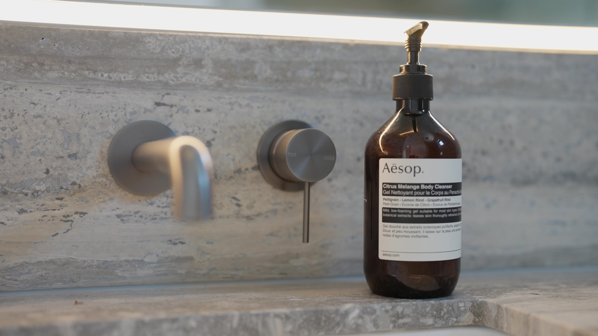 NR221910 CGM lifestyle image 2