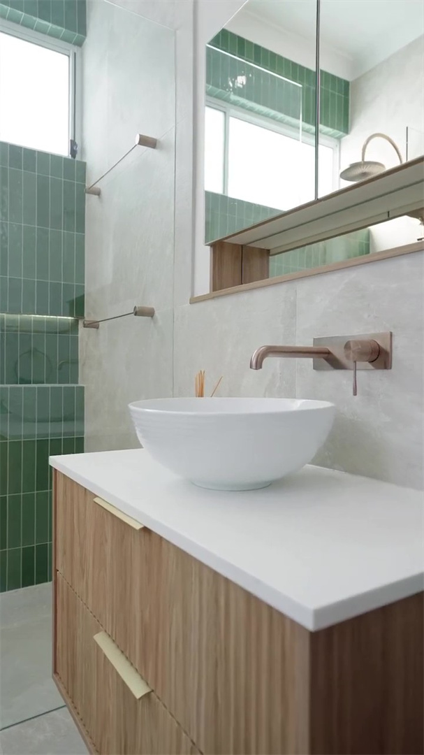 NR251907 ABZ lifestyle image