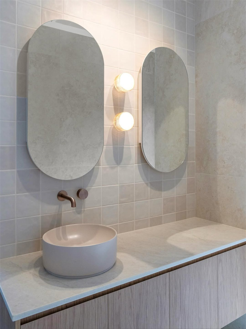 NR252007 ABZ lifestyle image 2