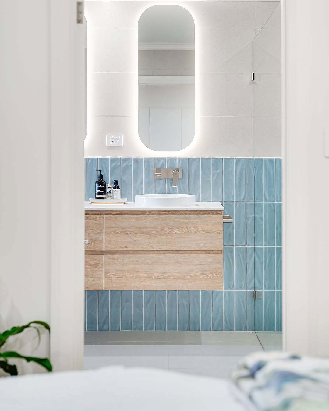 NR321510 ACH lifestyle image