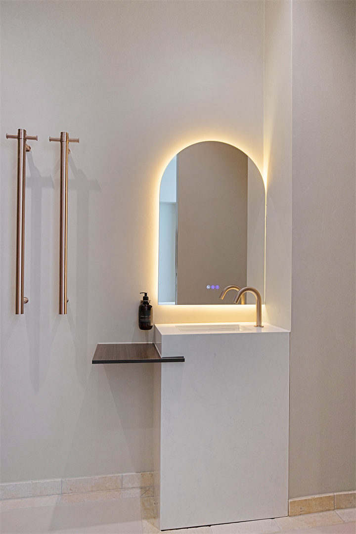 NRV900 HBZ lifestyle image