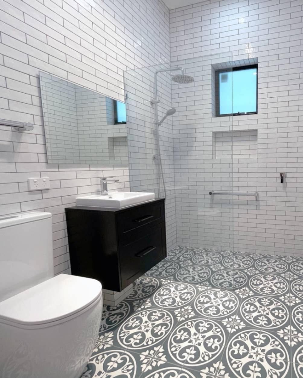 Art Deco Bathroom Flooring Ideas using geometric tiles