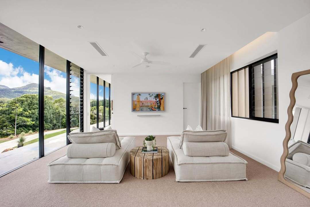 Dahlia Estate Master suite