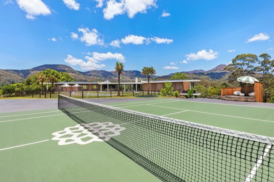 Dahlia Estate Tennis Court