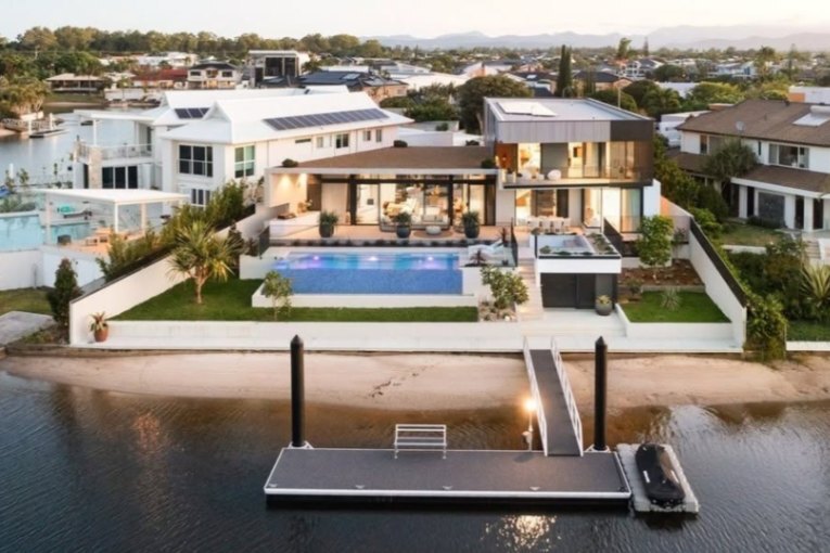 Home Renovation Cost Factors: What Determines the Cost of Renovating a House?