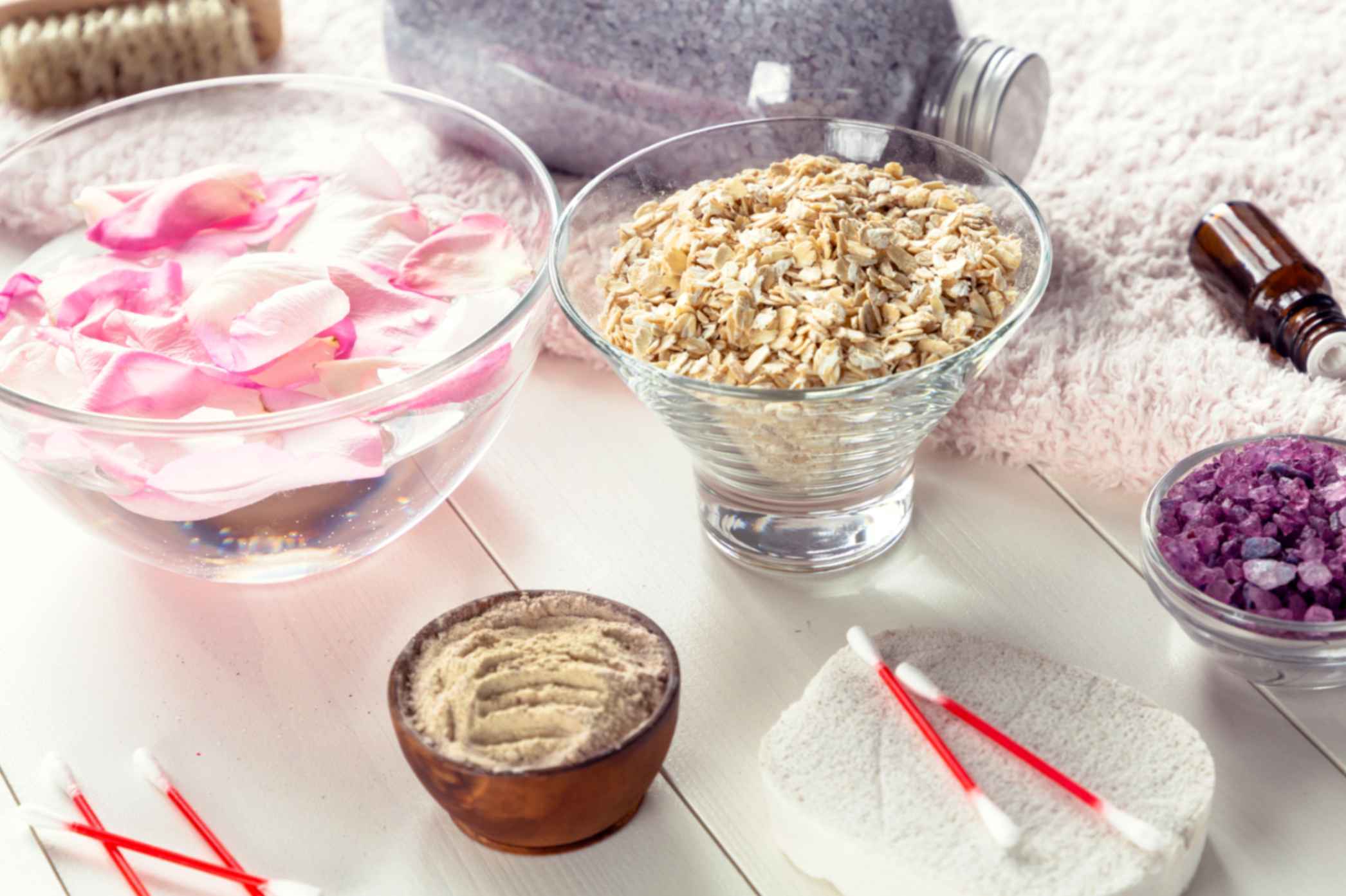 How Oatmeal Helps the Skin (Science-Backed Benefits)