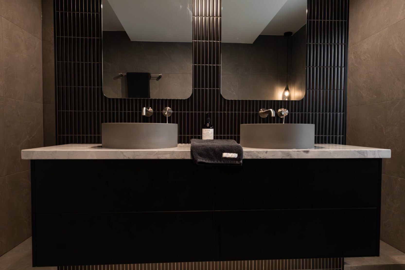 Modern Luxe Bathroom Vanity Ideas – Elevate with Elegance